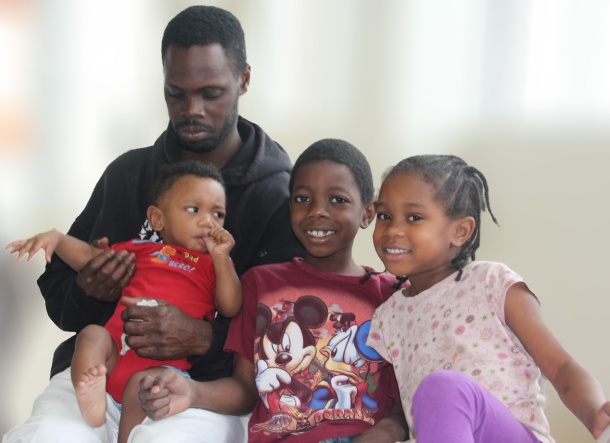 formerly-homeless-father-and-kids